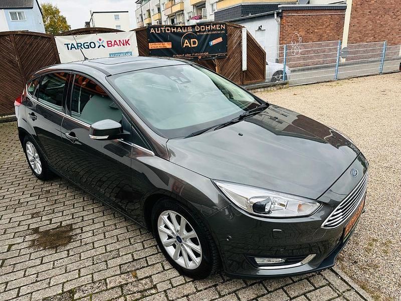 Gebraucht Ford Focus Titanium 182 PS (133 kW) 2016 Grau Limousine
