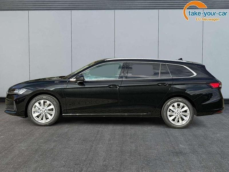 Neu Skoda Superb Selection 193 PS (141 kW) 2025 Onyxschwarz metallic Kombi