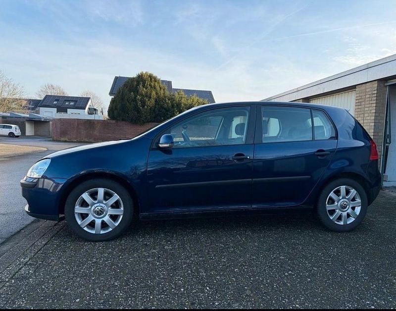 Blau Gebraucht 2006 VW Golf Goal Limousine | 3.000 € (Fairer Preis) - Bild 1/4