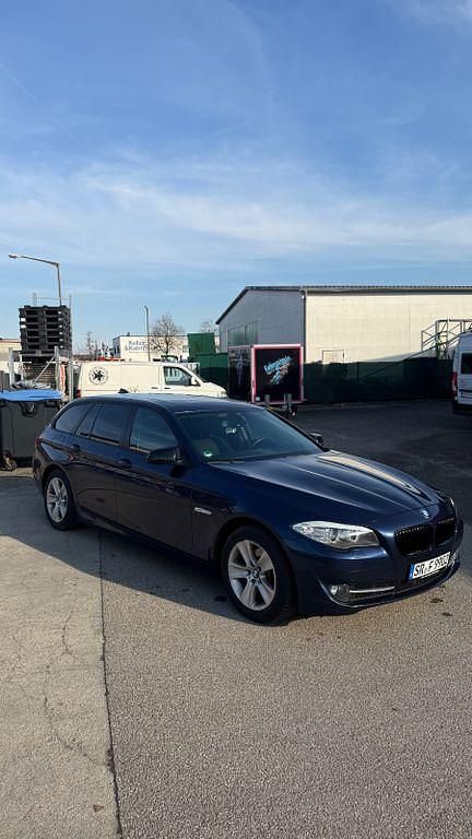 Gebraucht BMW 520 184 PS (135 kW) 2011 Blau Kombi