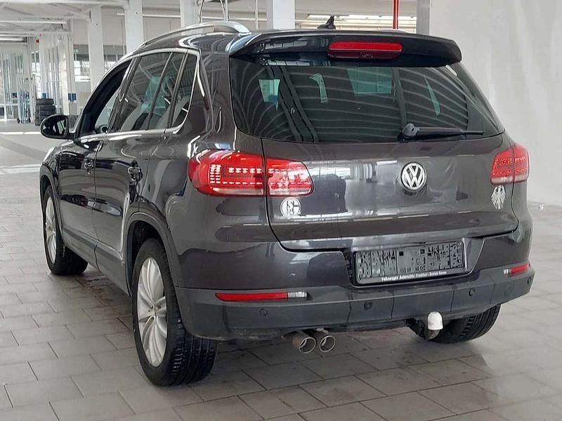 Gebraucht VW Tiguan LOUNGE 150 PS (110 kW) 2016 Grau SUV