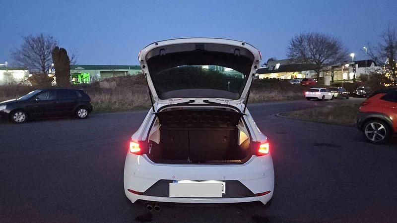 Gebraucht Seat Leon FR 190 PS (139 kW) 2019 Weiß Limousine