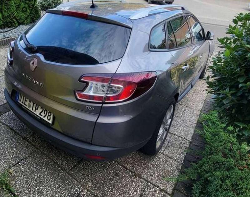 Gebraucht Renault Mégane GrandTour Dynamique 131 PS (96 kW) 2010 Silber Kombi