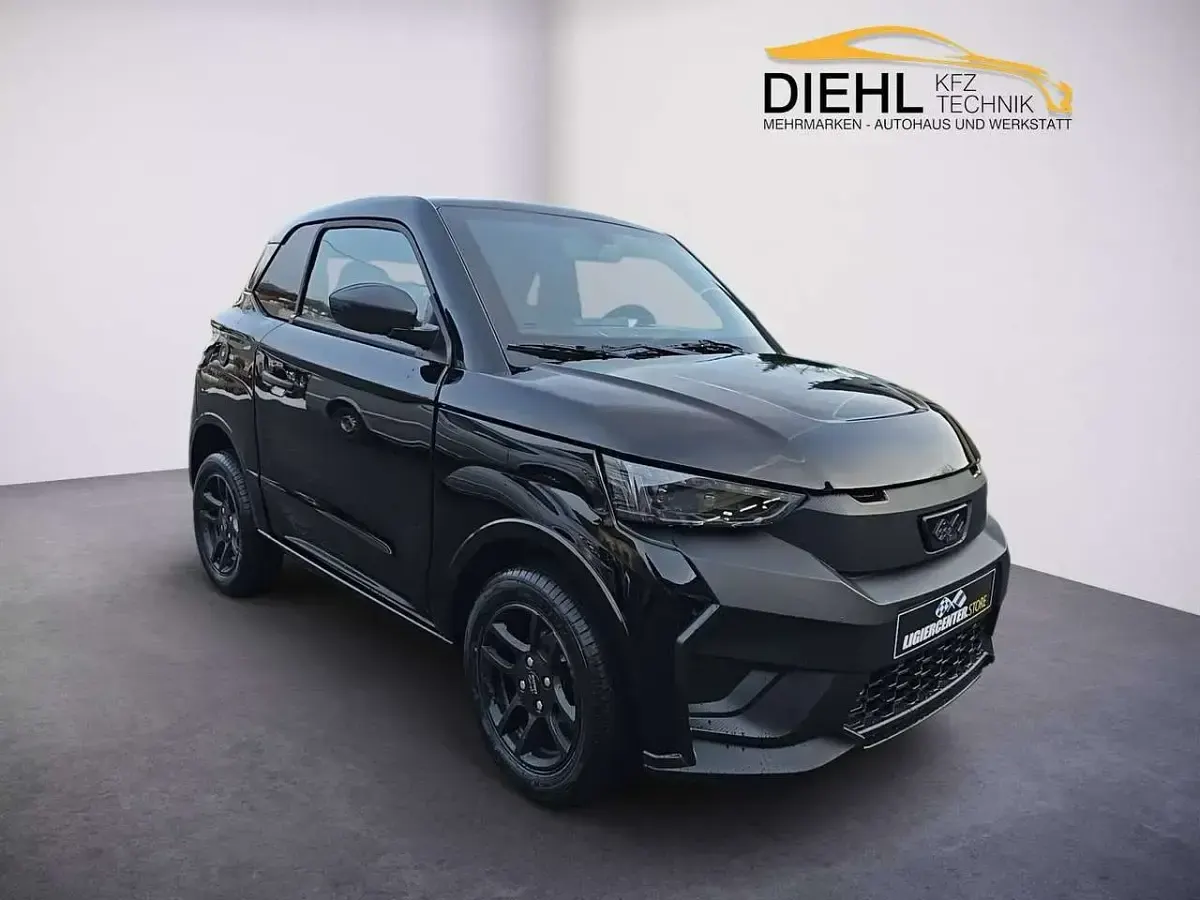 Neu Ligier JS50 2026 Schwarz intense Kleinwagen