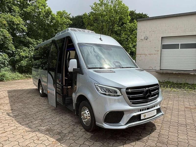 Neu Mercedes Sprinter 190 PS (139 kW) 2025 Silber Van