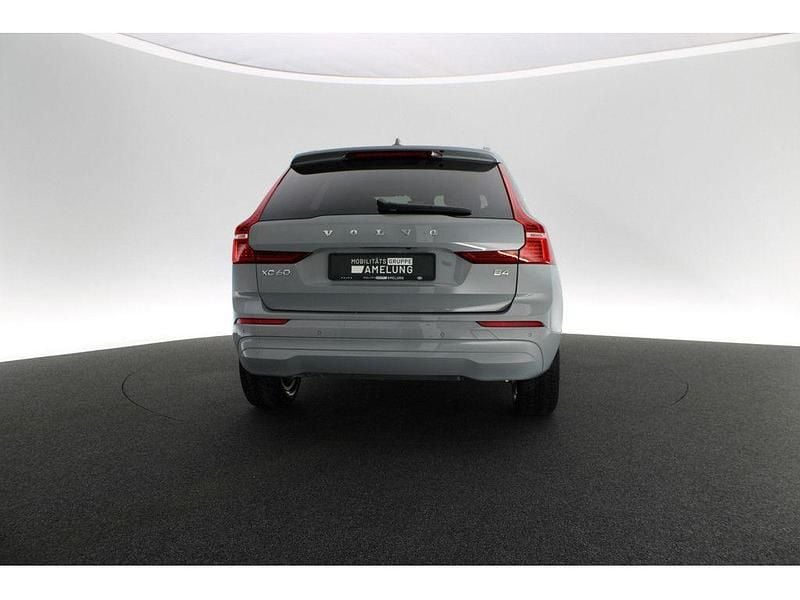 Gebraucht Volvo XC60 Core 197 PS (144 kW) 2023 Grau SUV