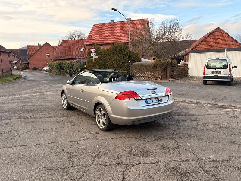 Gebraucht Ford Focus Cabriolet 145 PS (106 kW) 2009 Silber Cabrio