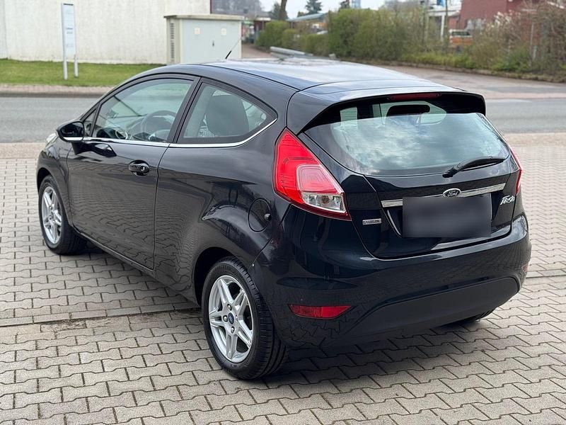 Gebraucht Ford Fiesta 75 PS (55 kW) 2013 Schwarz Kleinwagen