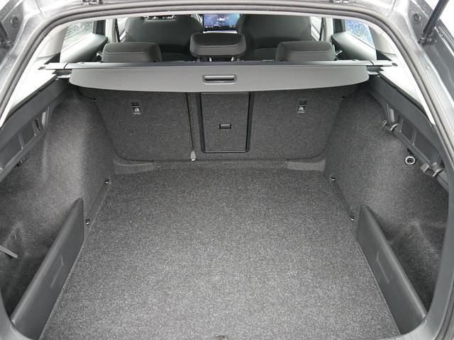 Grau grau Neu 2025 Skoda Octavia Selection Kombi | 34.094 € (Guter Preis) - Bild 1/4
