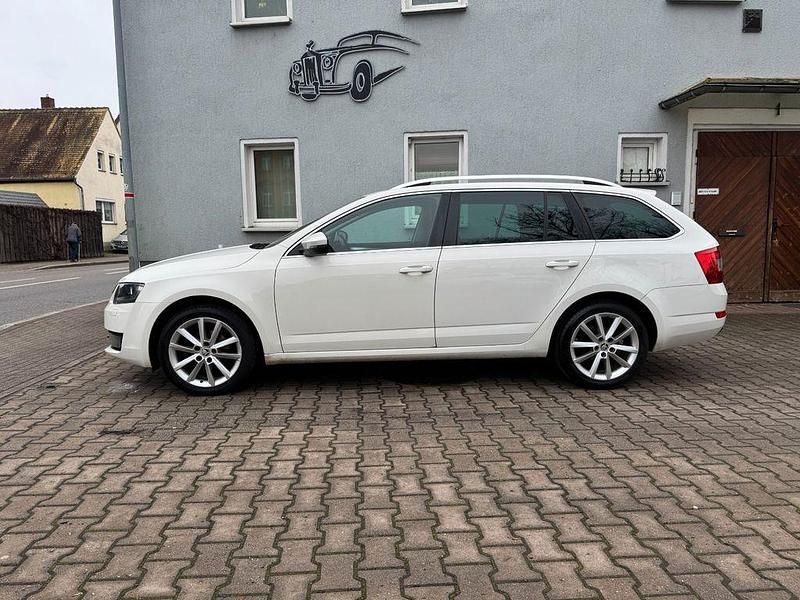 Gebraucht Skoda Octavia Elegance 105 PS (77 kW) 2014 Weiß Kleinwagen