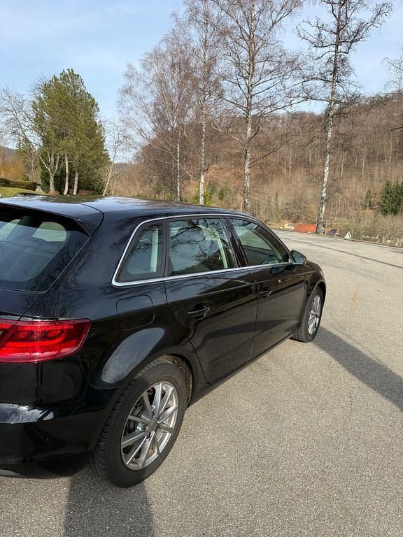 Gebraucht Audi A3 Attraction 122 PS (89 kW) 2013 Schwarz Limousine