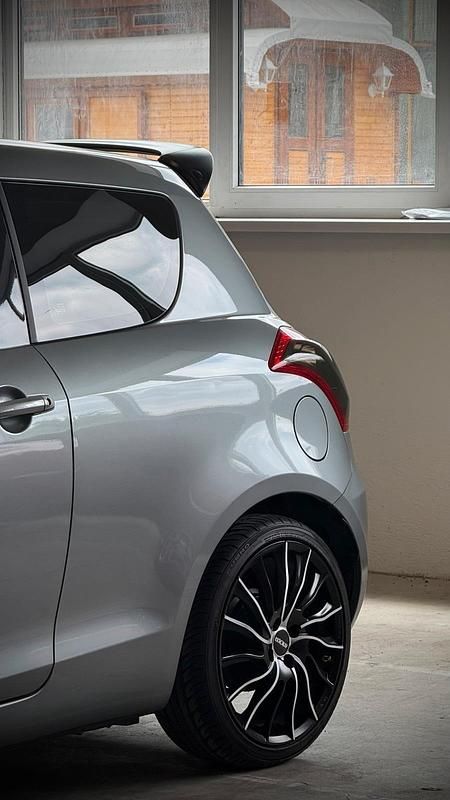 Gebraucht Suzuki Swift 94 PS (69 kW) 2016 Grau Kleinwagen