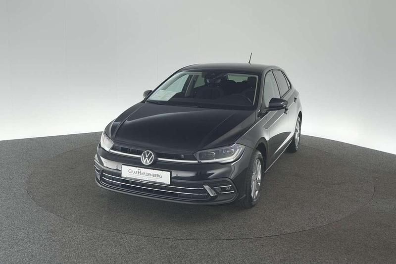 Deep black perleffekt Gebraucht 2024 VW Polo Style Limousine | 19.900 € (Guter Preis) - Bild 1/4