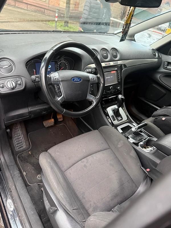 Gebraucht Ford S-MAX S 163 PS (119 kW) 2012 Schwarz Van / Kleinbus