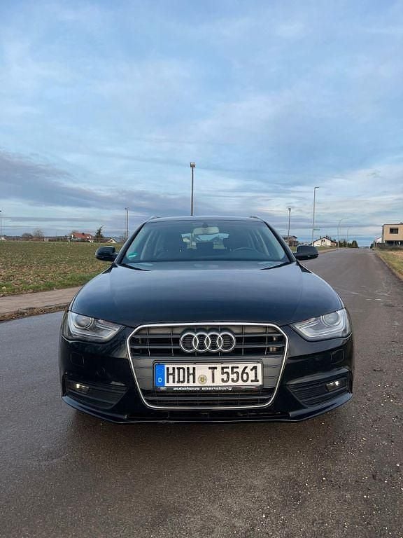 Schwarz Gebraucht 2015 Audi A4 Attraction Kombi | 7.000 € (Guter Preis) - Bild 1/4
