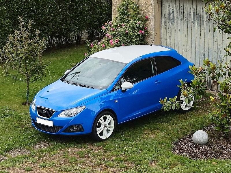 Blau Gebraucht 2010 Seat Ibiza SC Kleinwagen | 5.400 € (Teuer) - Bild 1/4