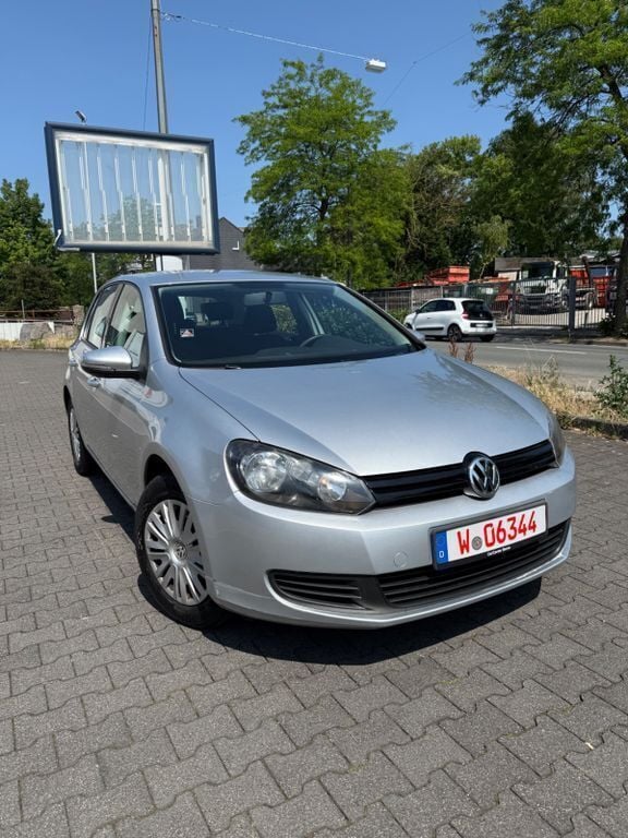 Silber Gebraucht 2011 VW Golf VI Trendline Limousine | 5.400 € (Fairer Preis) - Bild 1/4