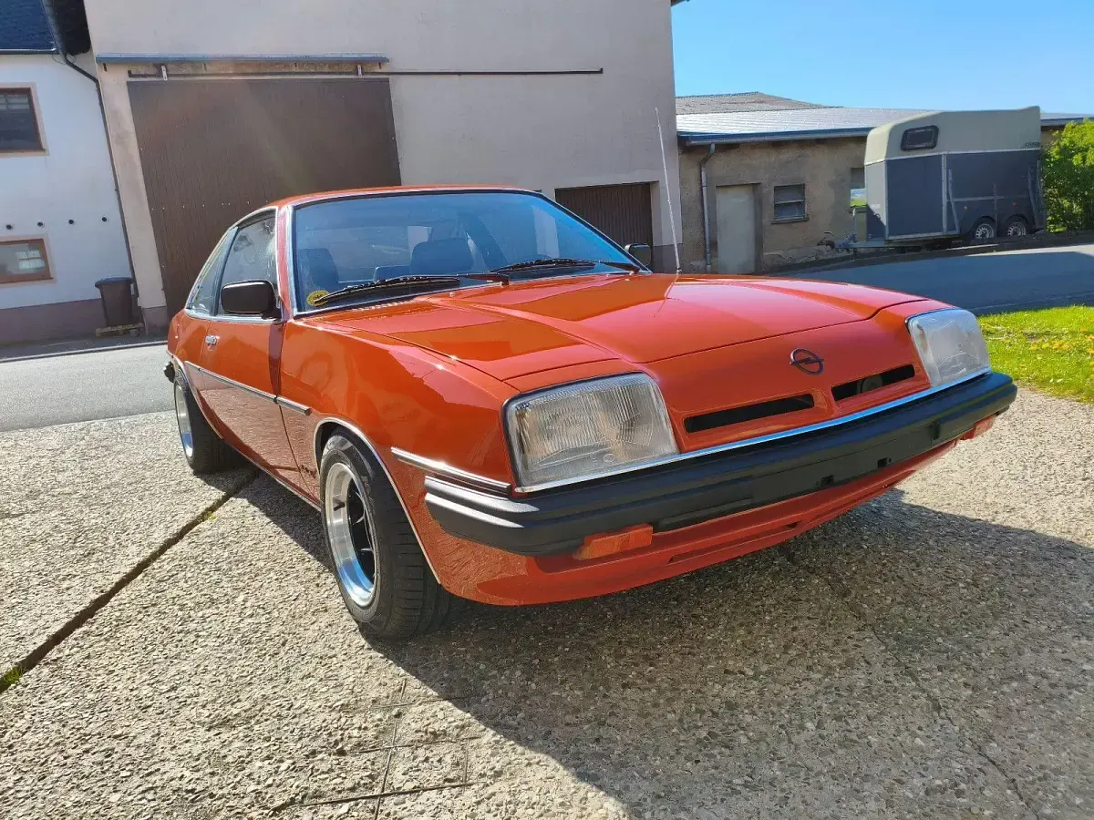 Używany Opel Manta 110 KM (80 kW) 1980 Czerwony Coupe