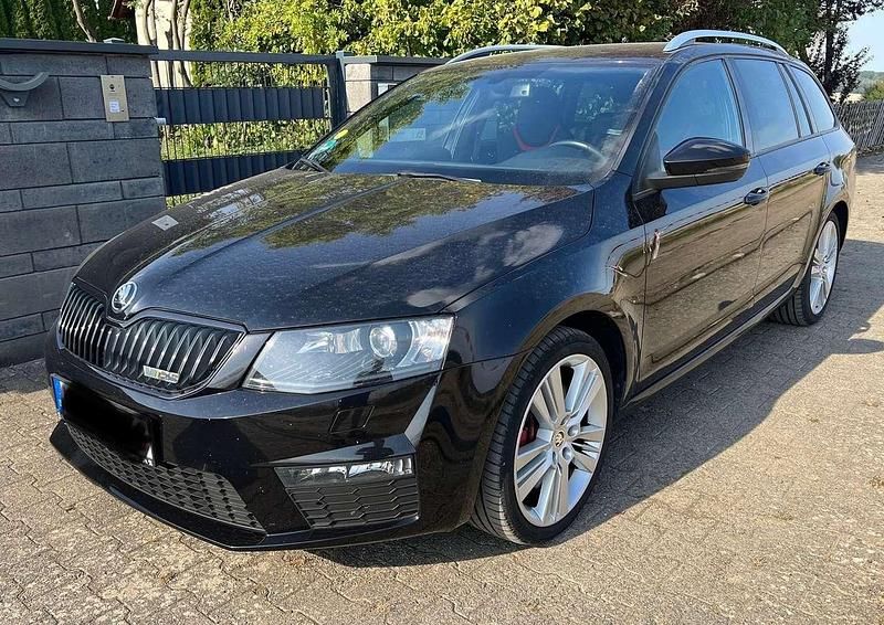 Schwarz Gebraucht 2015 Skoda Octavia RS Kombi | 13.250 € (Fairer Preis) - Bild 1/4