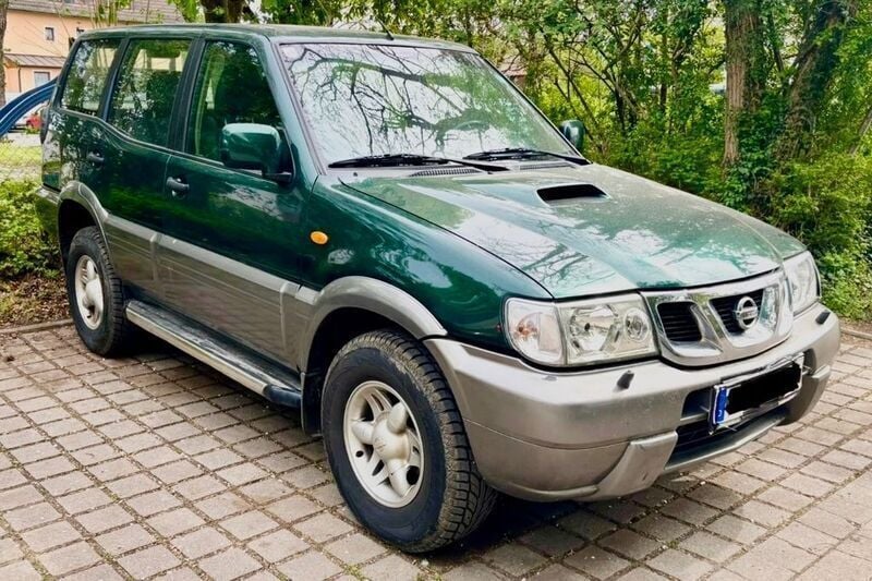 Grün Gebraucht 2003 Nissan Terrano SUV | 4.990 € - Bild 1/4