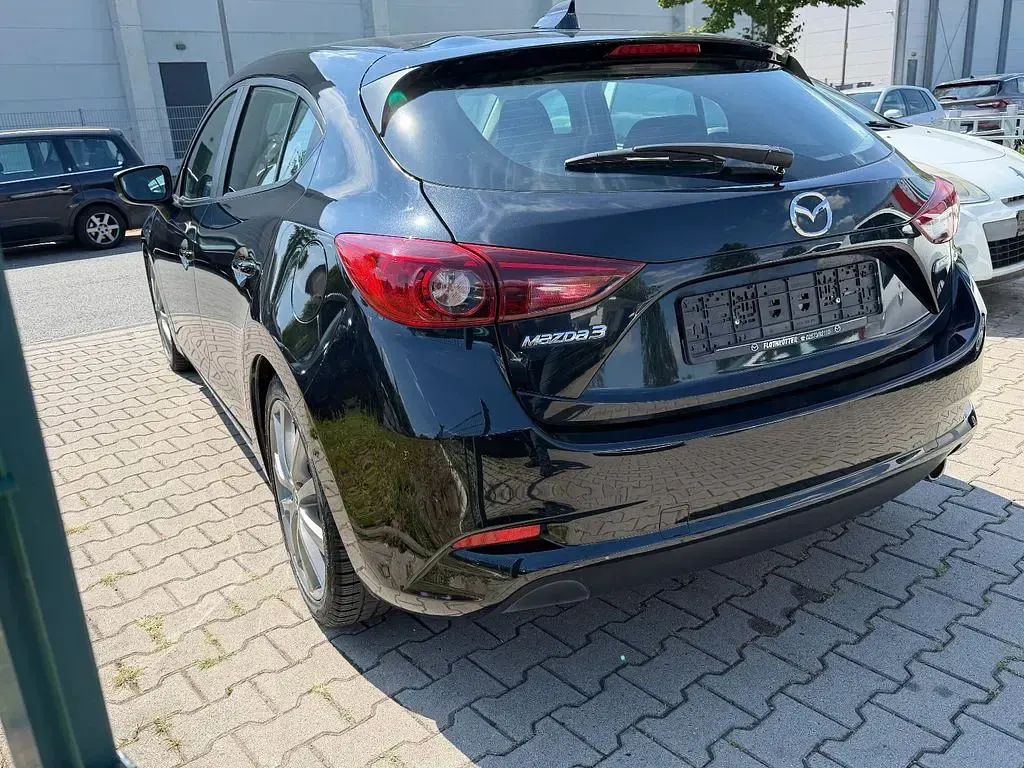 Gebraucht Mazda 3 Prime-Line 101 PS (74 kW) 2017 Schwarz Limousine