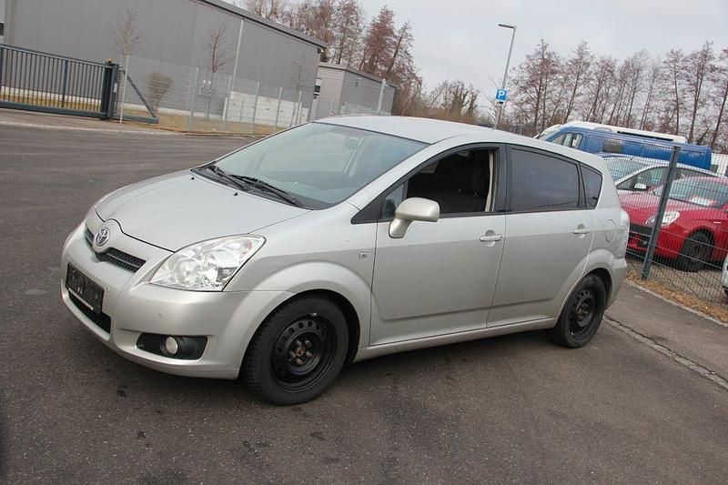 Silber Gebraucht 2009 Toyota Corolla Verso Team Van / Kleinbus | 3.450 € (Fairer Preis) - Bild 1/4