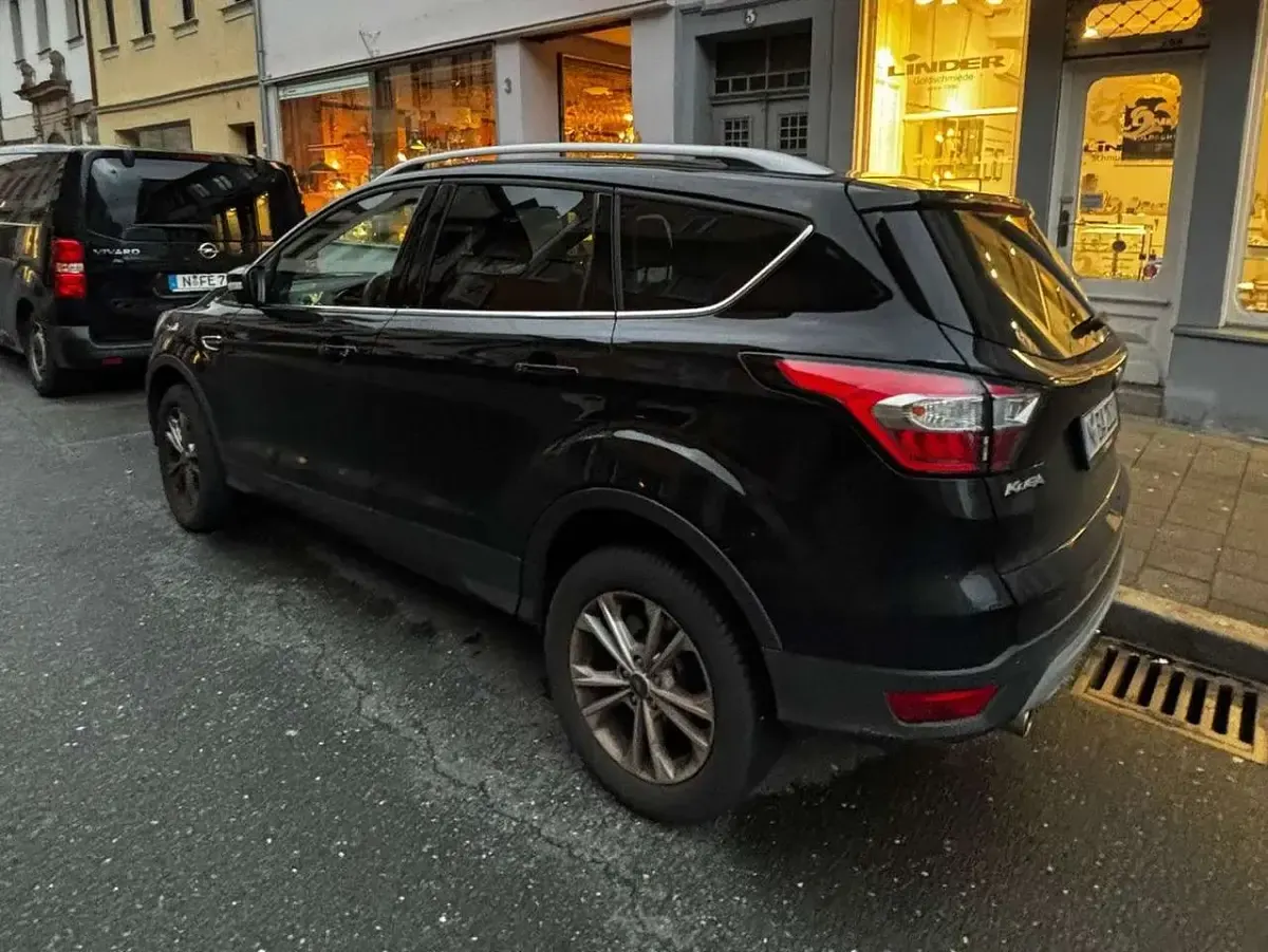 Gebraucht Ford Kuga ST-Line 150 PS (110 kW) 2019 Schwarz SUV
