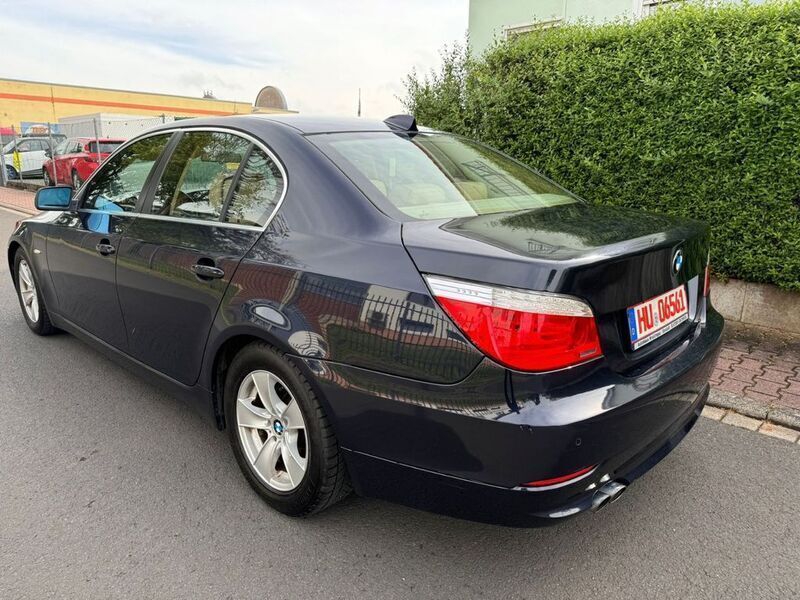 Gebraucht BMW 525 Performance 197 PS (144 kW) 2008 Blau Limousine