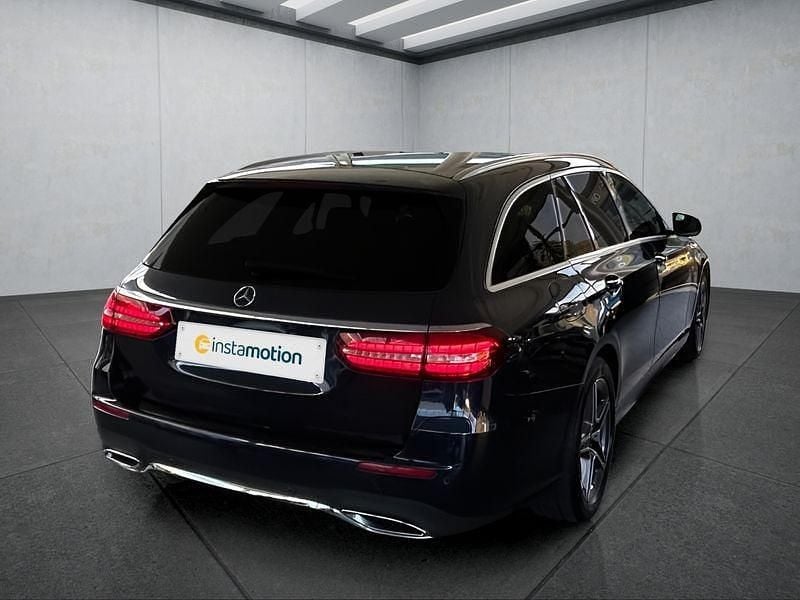 Gebraucht Mercedes E300 306 PS (225 kW) 2023 Blau Kombi