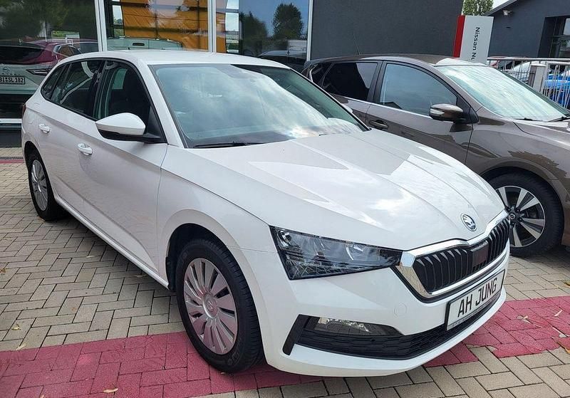 Weiß Gebraucht 2019 Skoda Scala Ambition Kleinwagen | 14.799 € (Fairer Preis) - Bild 1/4