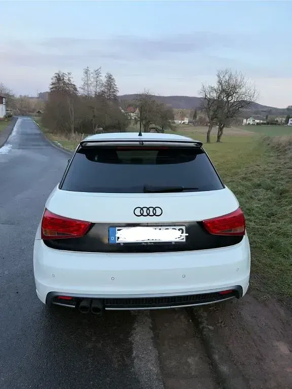 Używany Audi A1 S-Line 122 KM (89 kW) 2011 Biały Hatchback