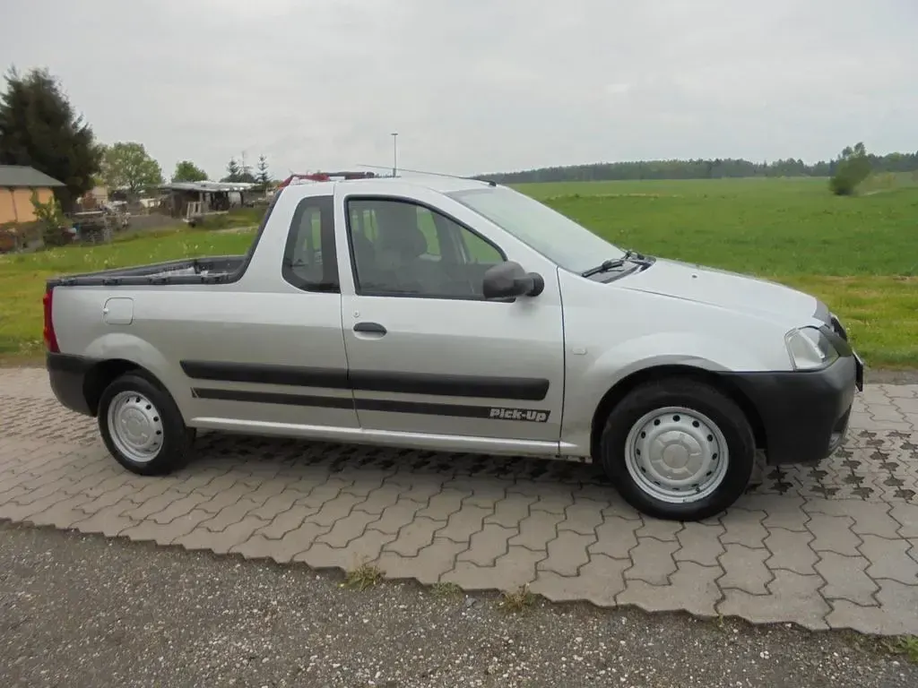 Gebraucht Dacia Logan Pick-Up 87 PS (63 kW) 2011 Silber Pickup
