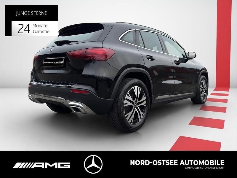 Gebraucht Mercedes GLA200 Progressive 163 PS (119 kW) 2025 Metalliclack kosmosschwarz SUV