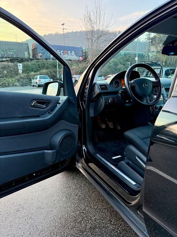 Gebraucht Mercedes A160 95 PS (69 kW) 2010 Schwarz Limousine