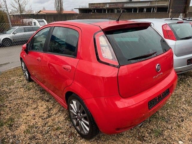 Gebraucht Fiat Punto Sport 135 PS (99 kW) 2013 Rot Kleinwagen