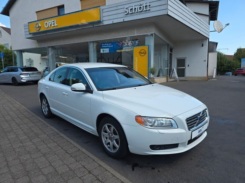 Weiß Gebraucht 2008 Volvo S80 Momentum Limousine | 7.980 € (Fairer Preis) - Bild 1/3