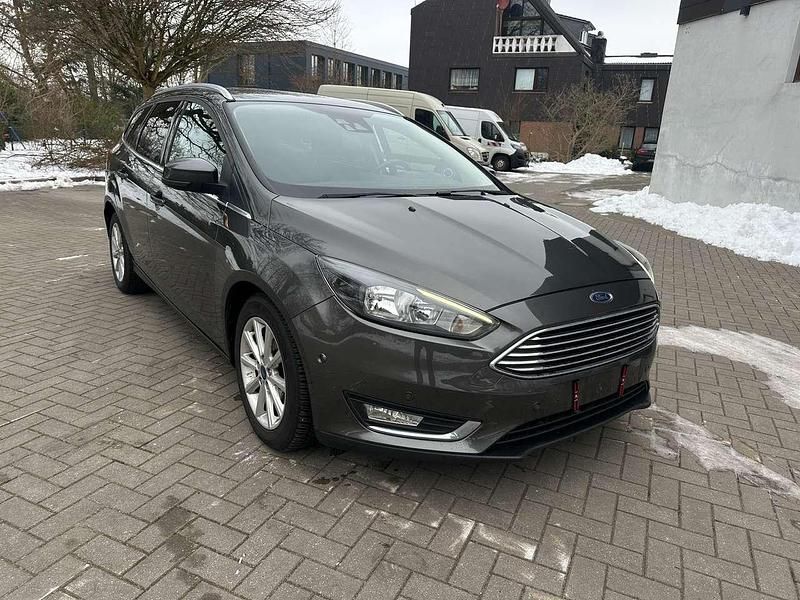 Gebraucht Ford Focus Titanium 120 PS (88 kW) 2016 Magneticgrau (metallic) Kombi