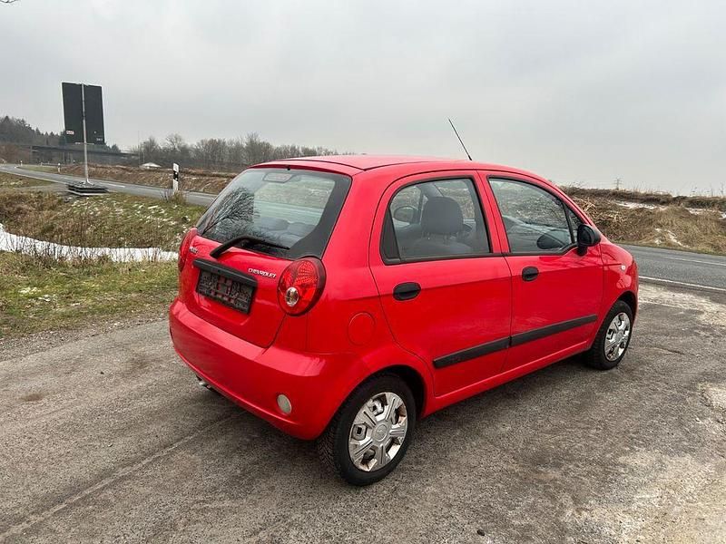 Gebraucht Chevrolet Matiz 52 PS (38 kW) 2009 Rot Kleinwagen