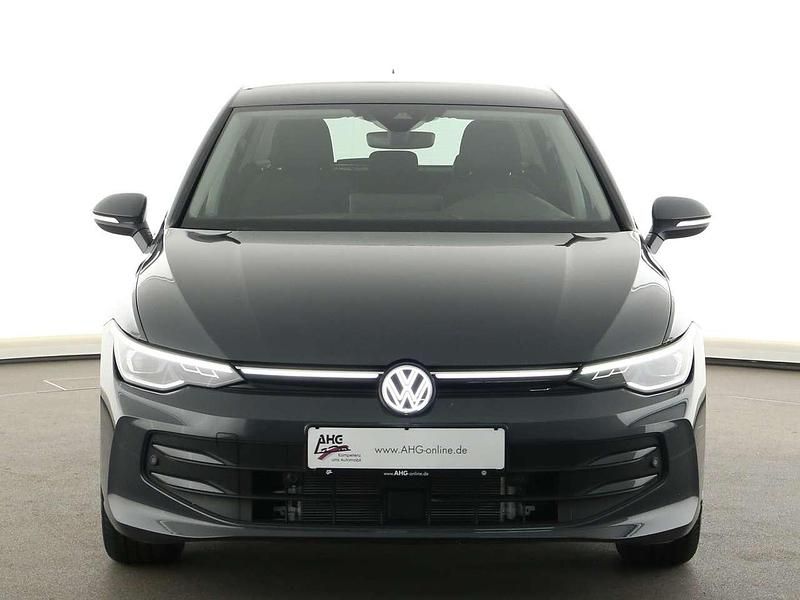 Gebraucht VW Golf VIII Life 116 PS (85 kW) 2024 Delfingrau metallic Limousine