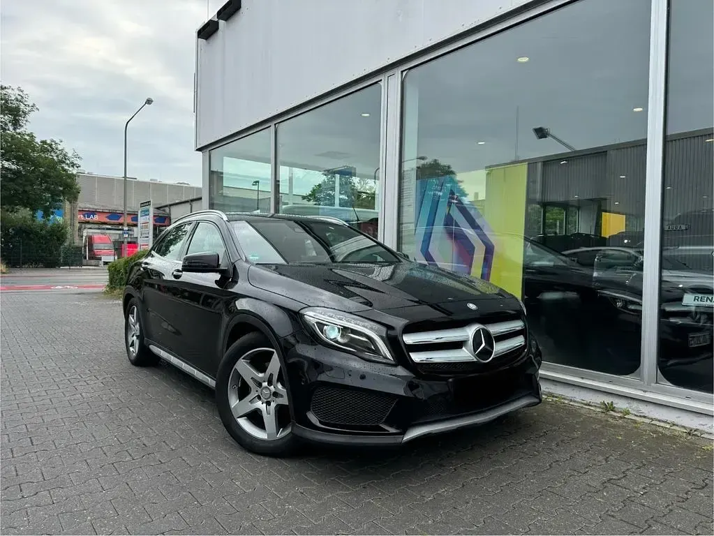 Gebraucht Mercedes GLA220 177 PS (130 kW) 2015 Schwarz SUV