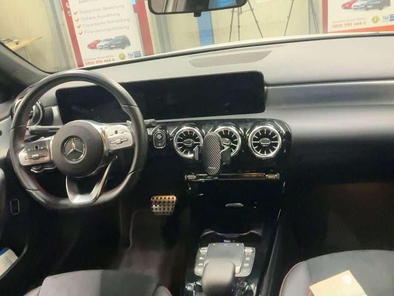 Gebraucht Mercedes A200 163 PS (119 kW) 2022 Limousine