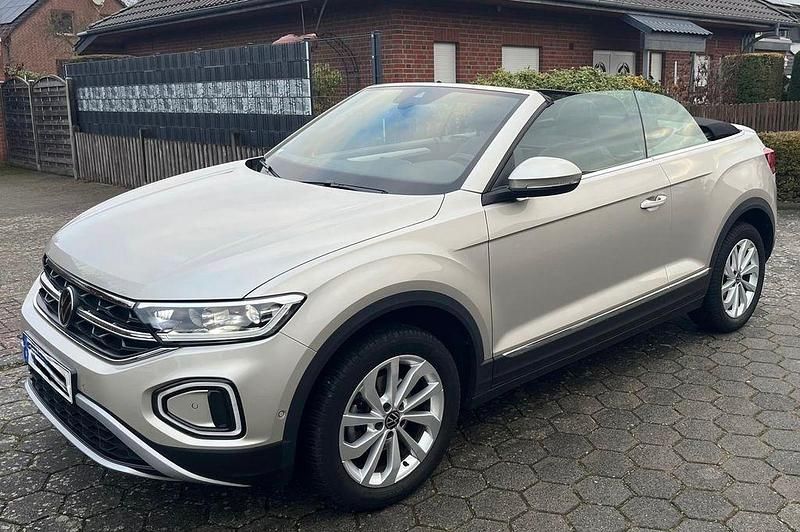 Silber Gebraucht 2022 VW T-Roc Cabriolet Style Cabrio | 23.600 € (Guter Preis) - Bild 1/4