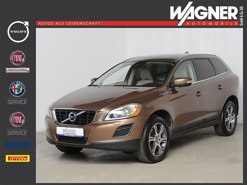 Terra bronzemetallic (metallic) Gebraucht 2011 Volvo XC60 Summum SUV | 11.350 € (Fairer Preis) - Bild 1/4