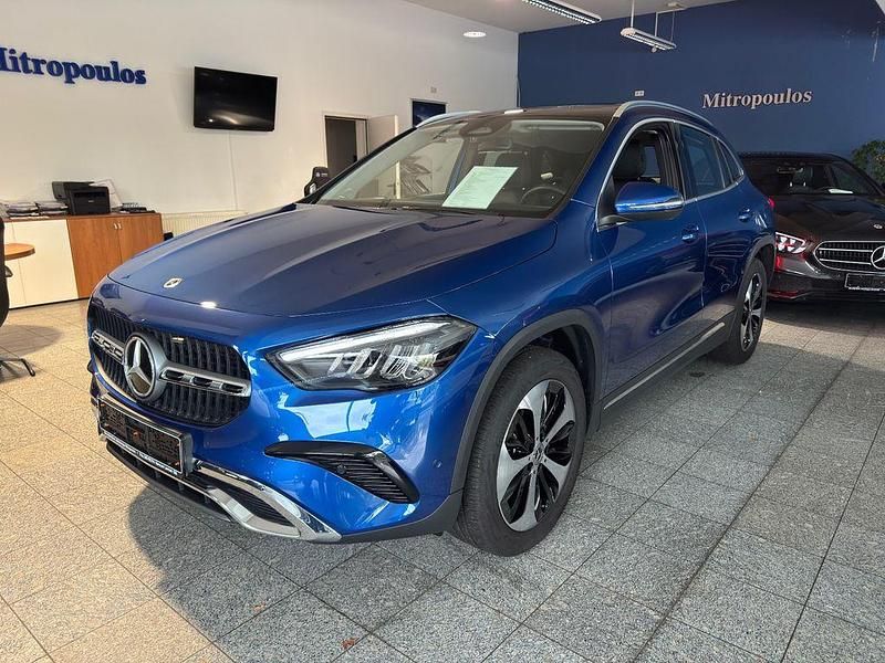 Gebraucht Mercedes GLA250 Progressive 218 PS (160 kW) 2024 Blau SUV
