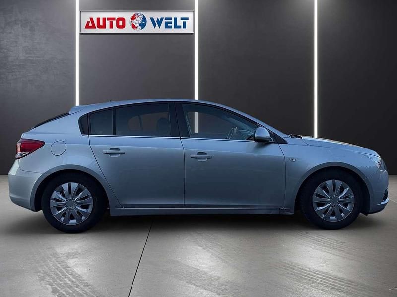 Gebraucht Chevrolet Cruze 141 PS (103 kW) 2012 Silber Limousine