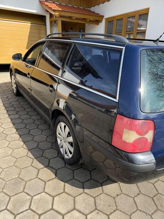 Gebraucht VW Passat 131 PS (96 kW) 2004 Schwarz Kombi