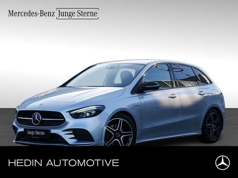 Silber Gebraucht 2020 Mercedes B200 AMG Van / Kleinbus | 21.891 € (Fairer Preis) - Bild 1/4