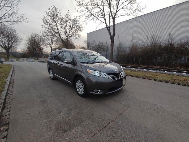 Gebraucht Toyota Sienna Limited 269 PS (197 kW) 2014 Grau Van / Kleinbus
