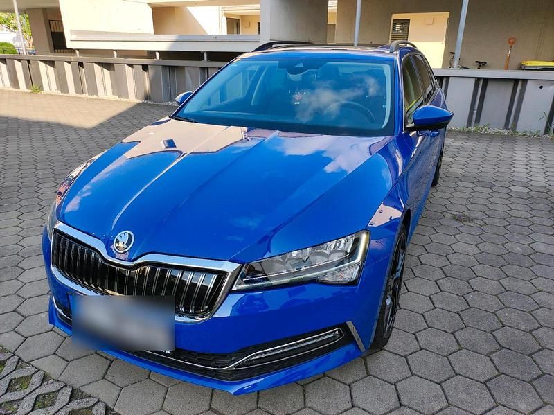 Gebraucht Skoda Superb 218 PS (160 kW) 2020 Blau Kombi