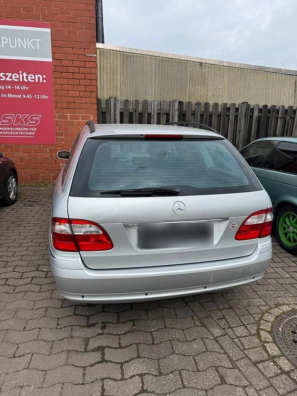 Gebraucht Mercedes E320 224 PS (164 kW) 2006 Grau Kombi